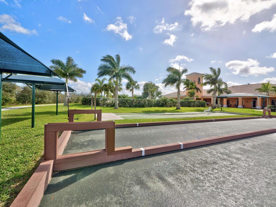 For Rent: $4,200 (3 beds, 2 baths, 2000 Square Feet)