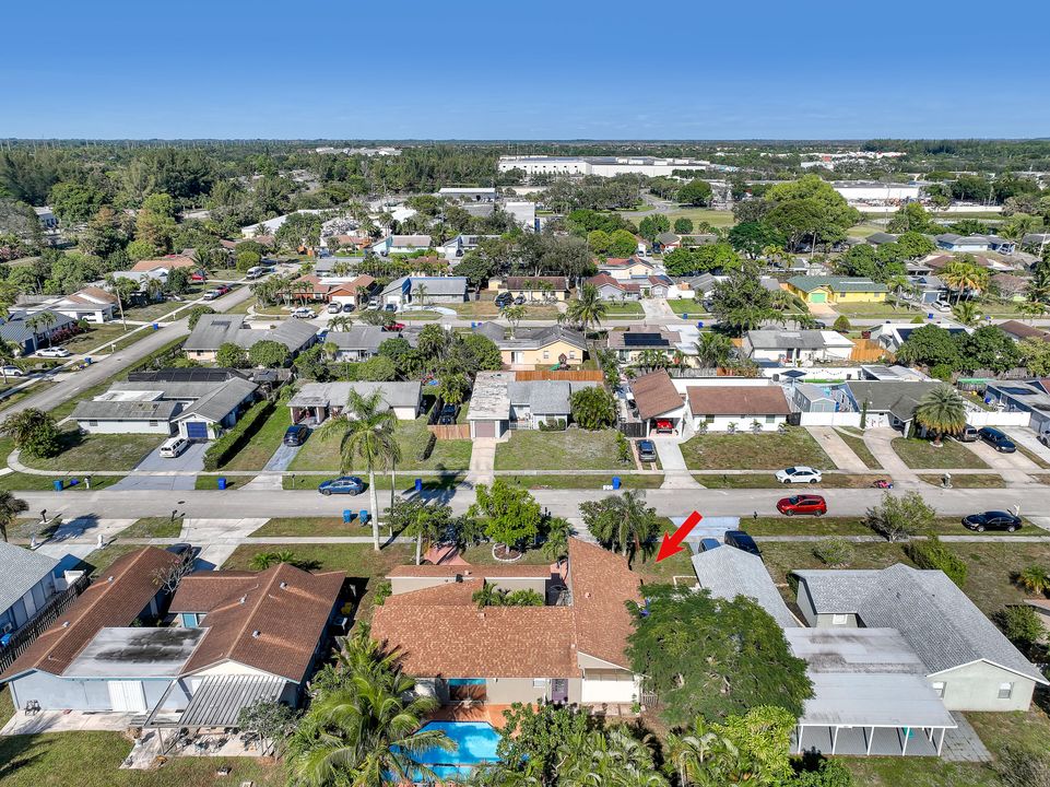 For Sale: $549,900 (4 beds, 2 baths, 1638 Square Feet)