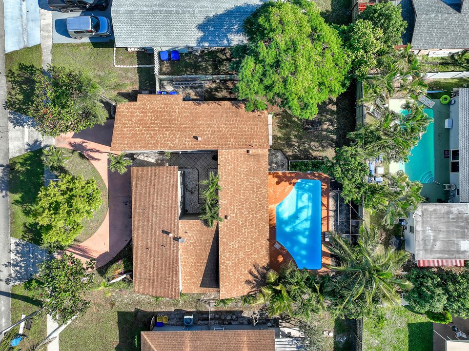 For Sale: $549,900 (4 beds, 2 baths, 1638 Square Feet)