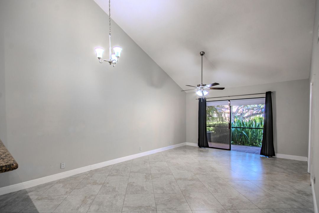 For Sale: $450,000 (2 beds, 2 baths, 1054 Square Feet)