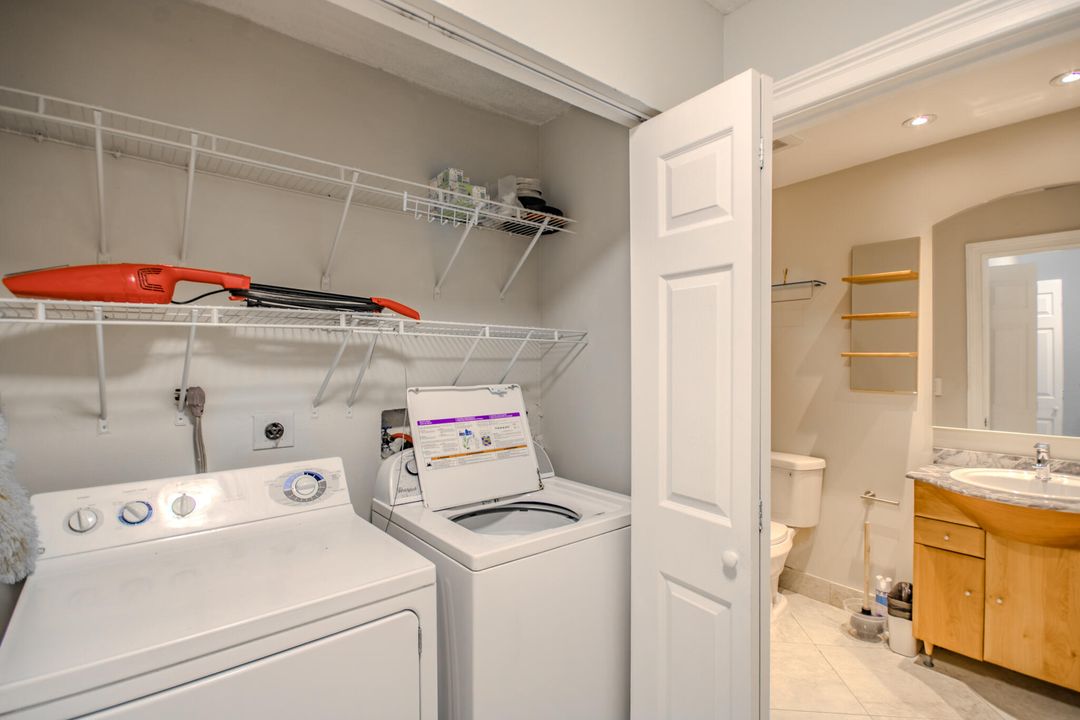 For Sale: $450,000 (2 beds, 2 baths, 1054 Square Feet)