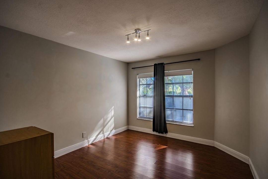 For Sale: $450,000 (2 beds, 2 baths, 1054 Square Feet)