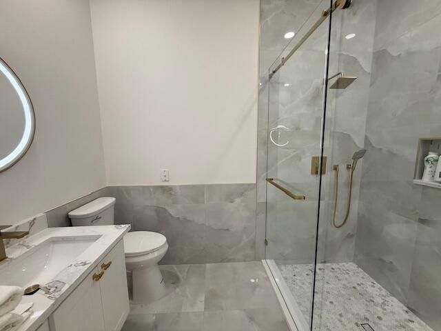 For Rent: $4,200 (3 beds, 2 baths, 2000 Square Feet)