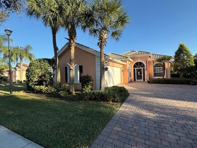 For Rent: $4,200 (3 beds, 2 baths, 2000 Square Feet)