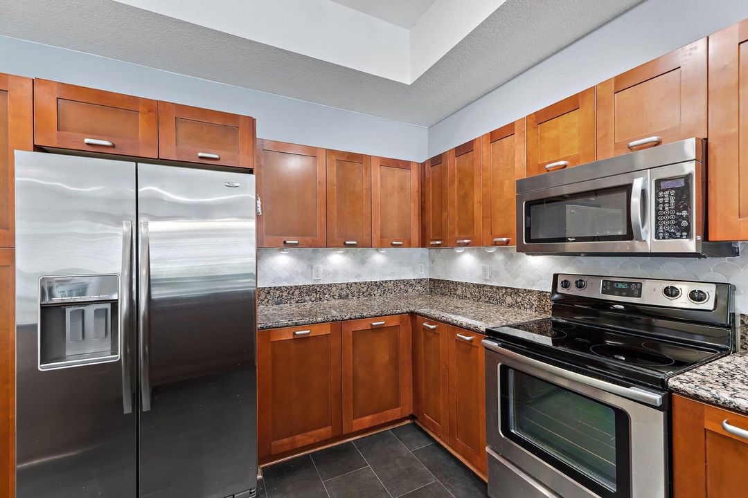 На продажу: $365,000 (3 спален, 2 ванн, 1671 Квадратных фут)