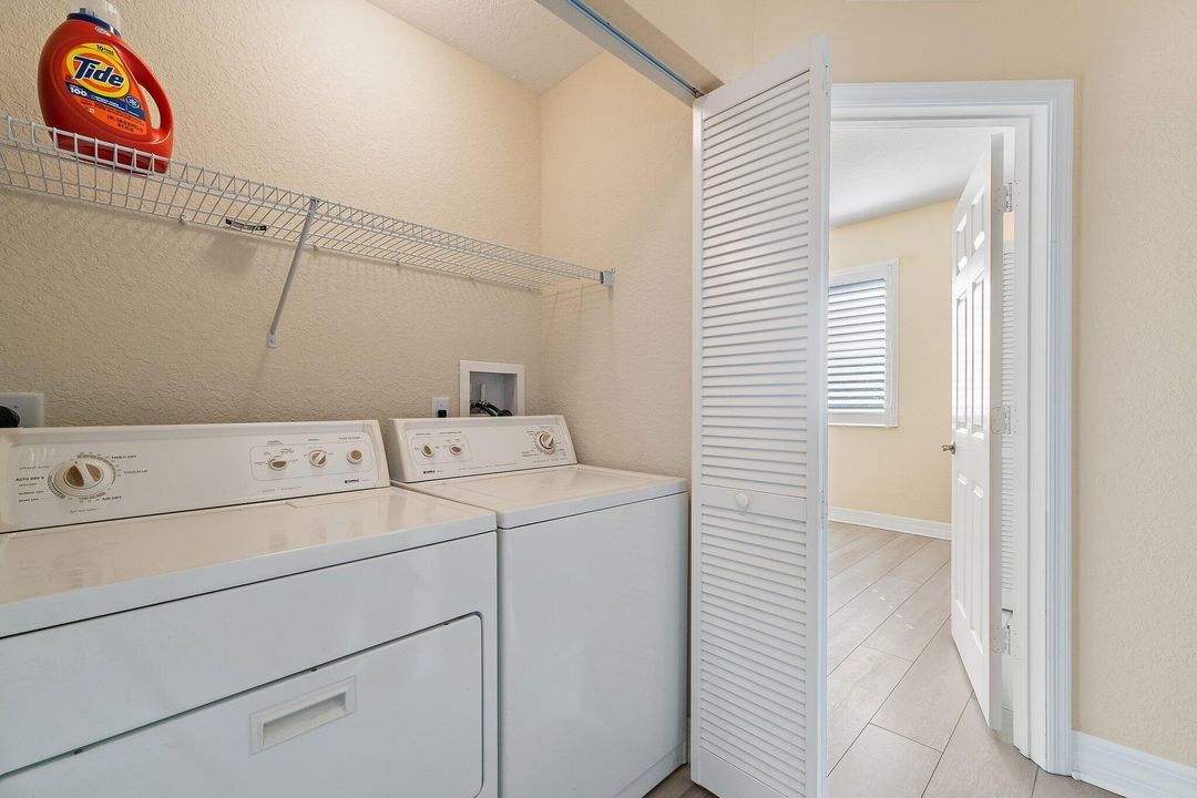 На продажу: $365,000 (3 спален, 2 ванн, 1671 Квадратных фут)