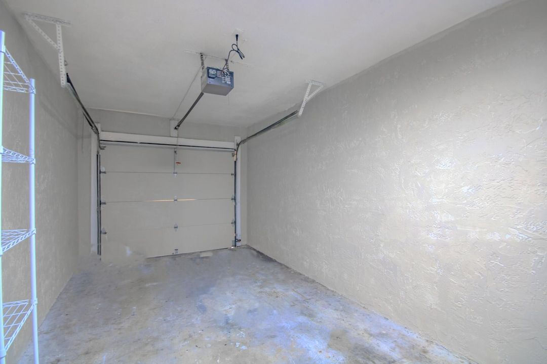 For Sale: $450,000 (2 beds, 2 baths, 1054 Square Feet)