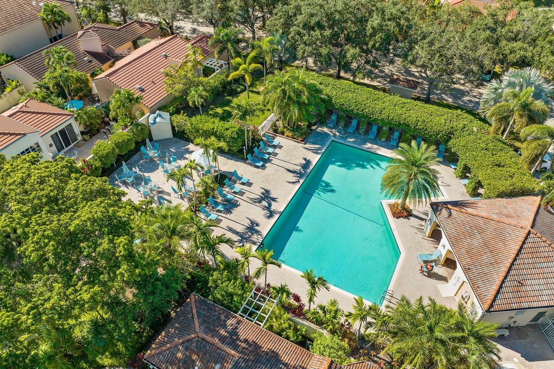 En Venta: $725,000 (2 camas, 2 baños, 1277 Pies cuadrados)