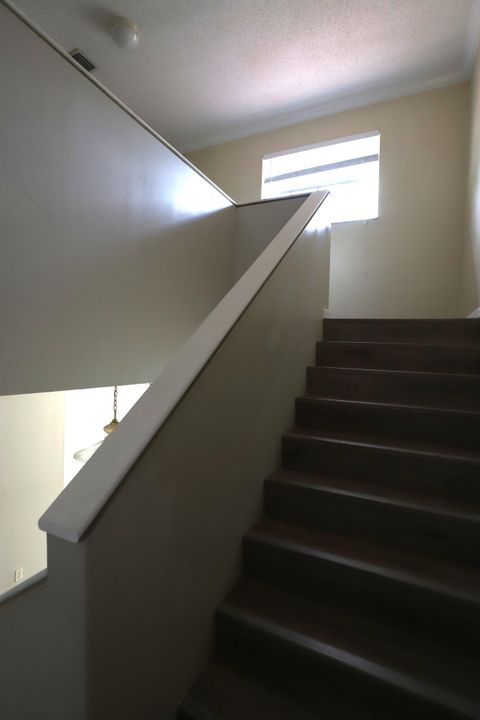 For Rent: $2,300 (2 beds, 2 baths, 1365 Square Feet)