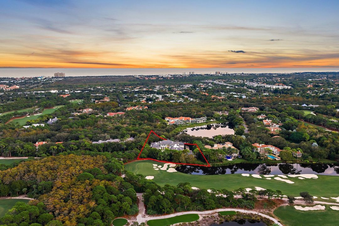 На продажу: $26,500,000 (6 спален, 8 ванн, 10401 Квадратных фут)