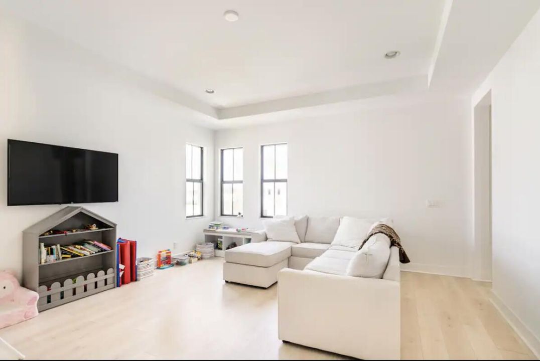 En Renta: $11,800 (4 camas, 3 baños, 3590 Pies cuadrados)