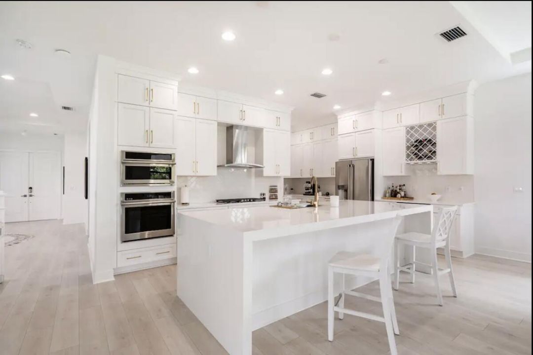 En Renta: $11,800 (4 camas, 3 baños, 3590 Pies cuadrados)