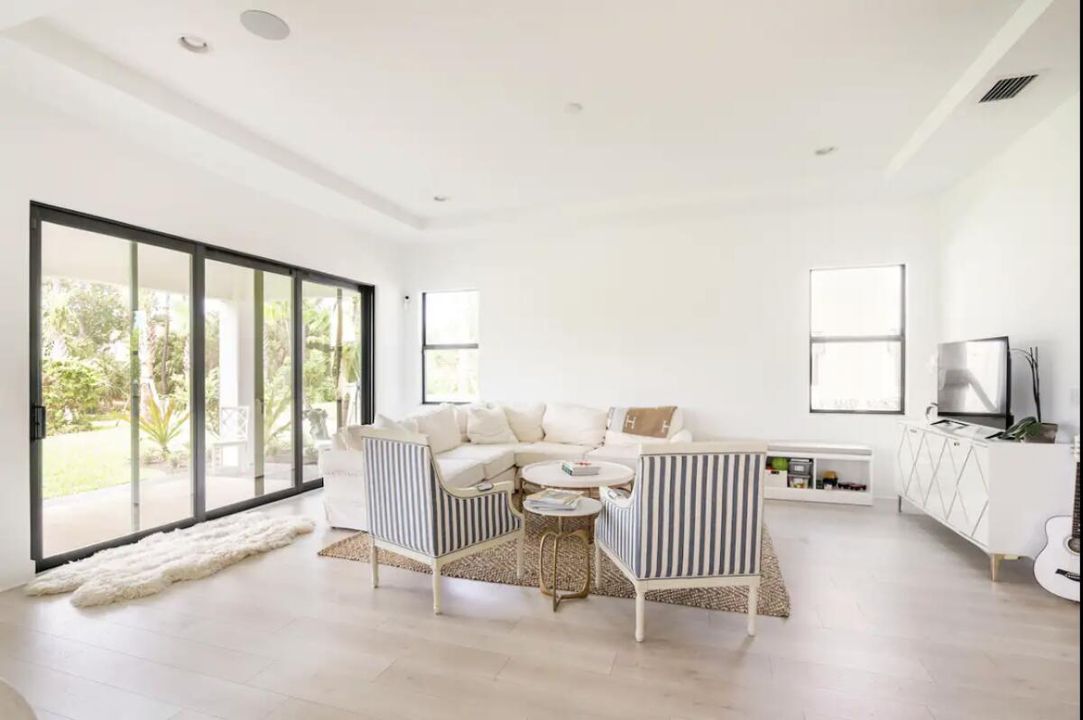 En Renta: $11,800 (4 camas, 3 baños, 3590 Pies cuadrados)