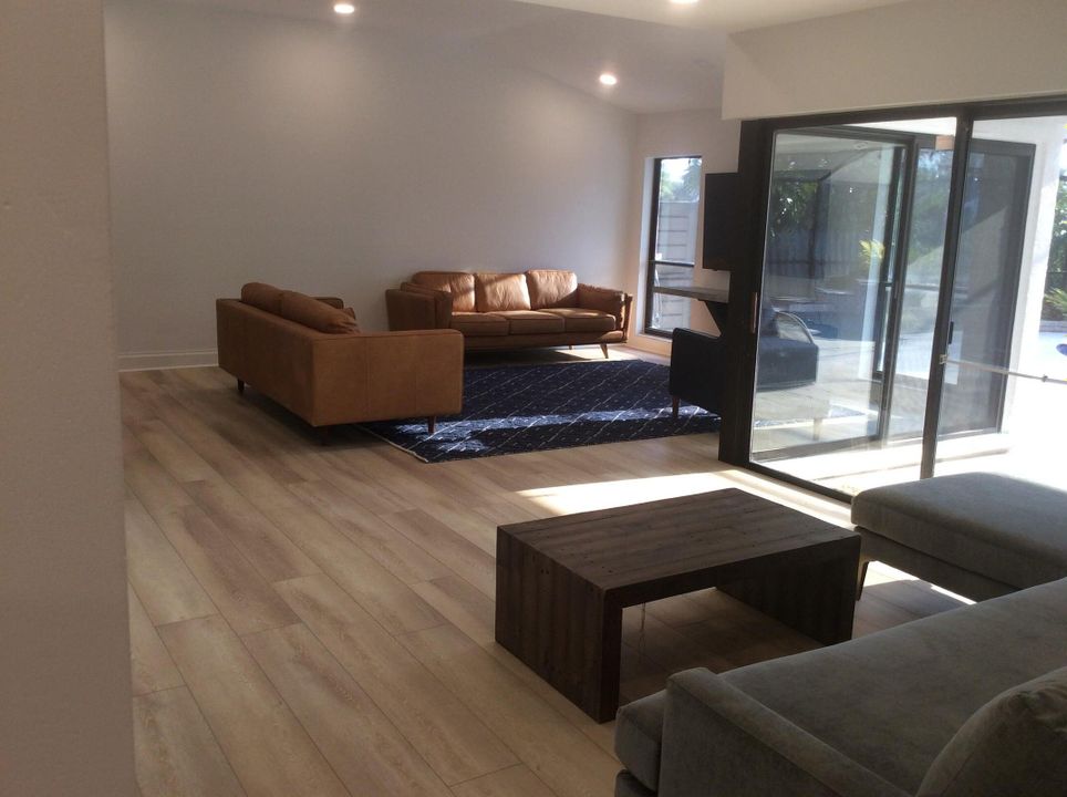 出租: $5,000 (4 贝兹, 3 浴室, 2179 平方英尺)