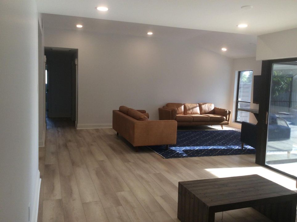 出租: $5,000 (4 贝兹, 3 浴室, 2179 平方英尺)