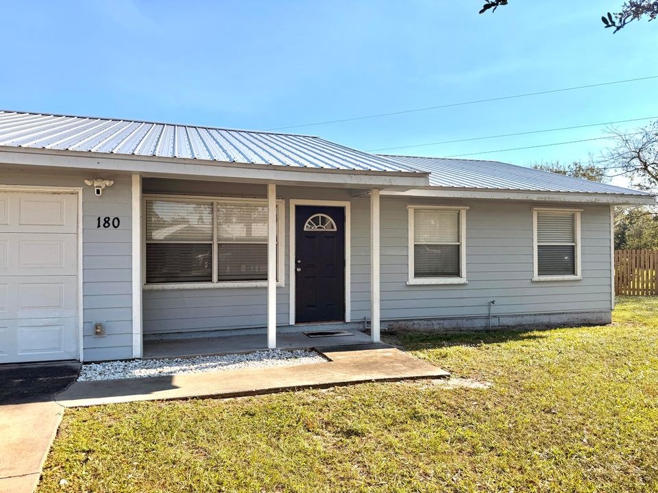 For Sale: $269,000 (3 beds, 2 baths, 1016 Square Feet)