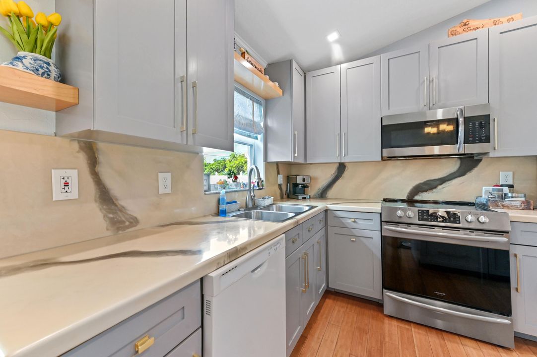 На продажу: $415,000 (3 спален, 2 ванн, 1505 Квадратных фут)