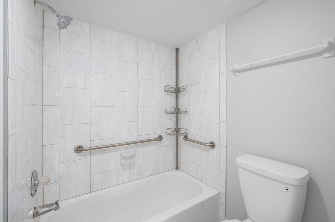 For Sale: $110,000 (2 beds, 2 baths, 1186 Square Feet)