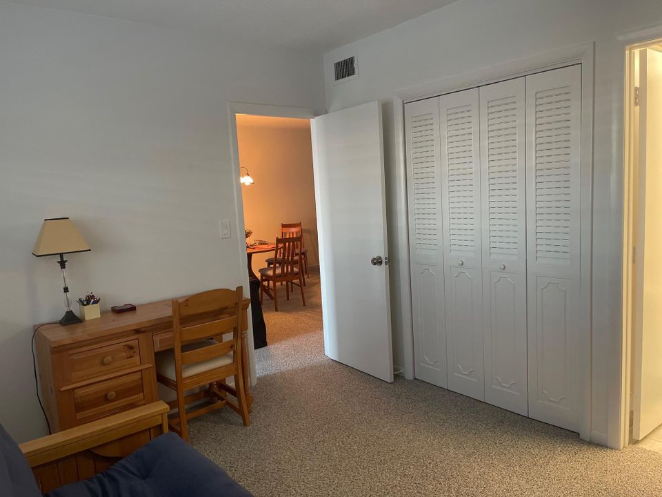 For Rent: $1,600 (2 beds, 1 baths, 729 Square Feet)