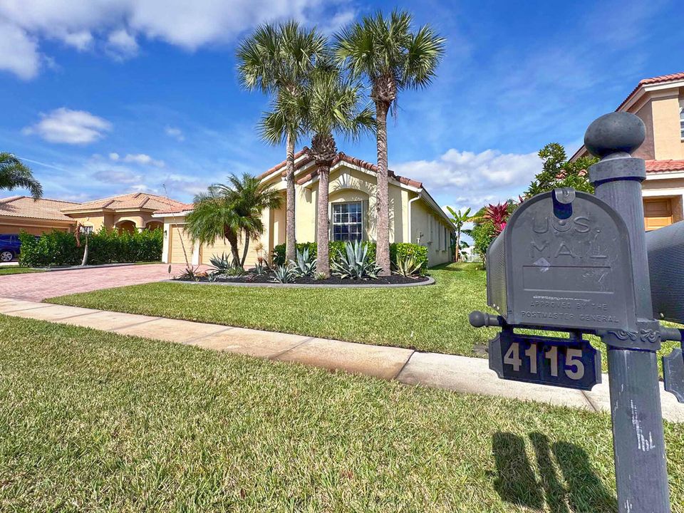 For Sale: $450,000 (4 beds, 3 baths, 2759 Square Feet)