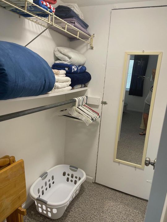 For Rent: $1,600 (2 beds, 1 baths, 729 Square Feet)