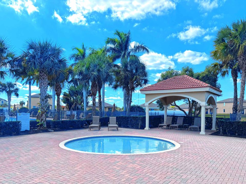 For Sale: $450,000 (4 beds, 3 baths, 2759 Square Feet)