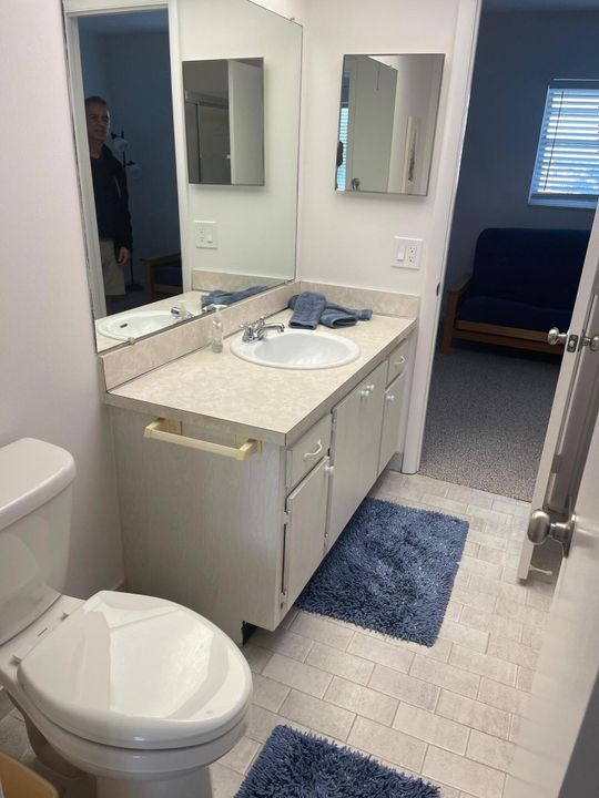 For Rent: $1,600 (2 beds, 1 baths, 729 Square Feet)