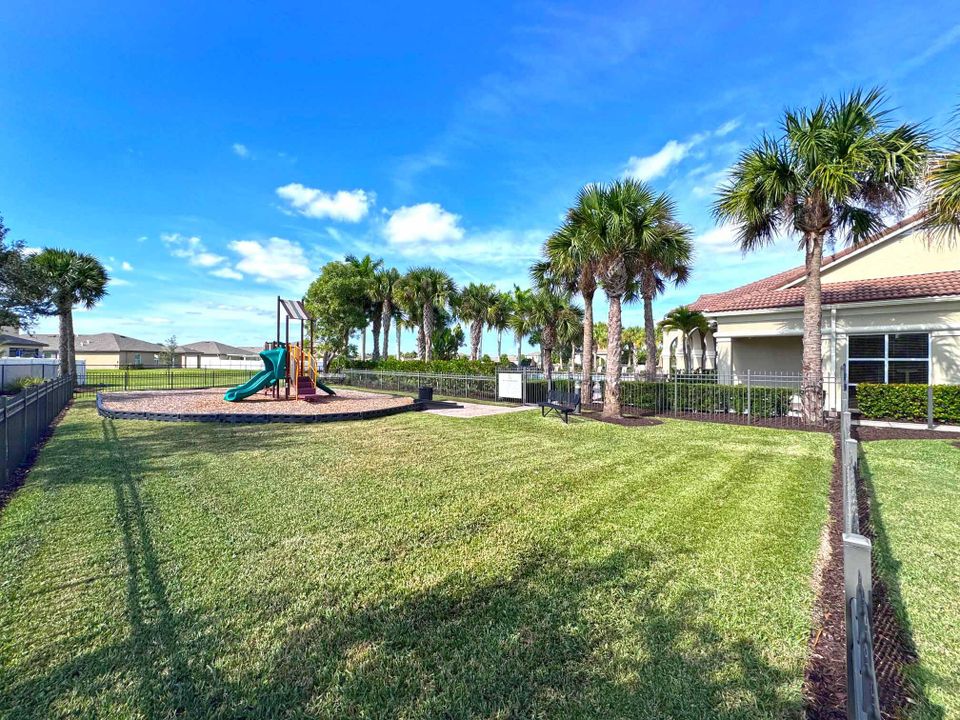 For Sale: $450,000 (4 beds, 3 baths, 2759 Square Feet)