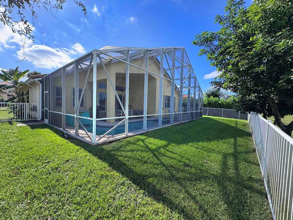 For Sale: $450,000 (4 beds, 3 baths, 2759 Square Feet)