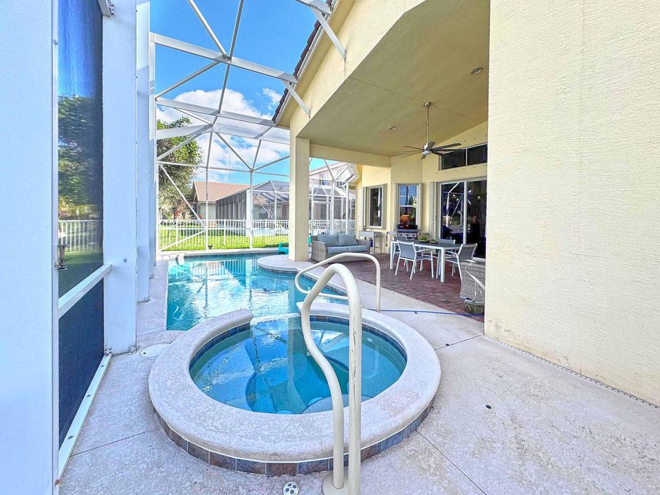 For Sale: $450,000 (4 beds, 3 baths, 2759 Square Feet)