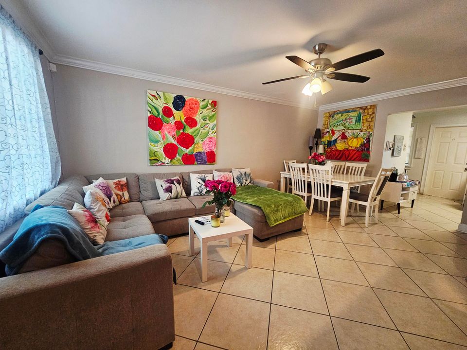 En Venta: $138,500 (2 camas, 2 baños, 1120 Pies cuadrados)