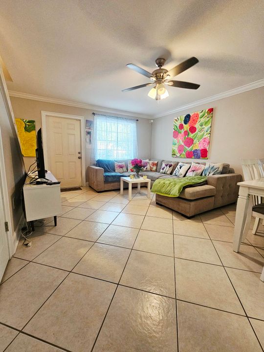 En Venta: $138,500 (2 camas, 2 baños, 1120 Pies cuadrados)