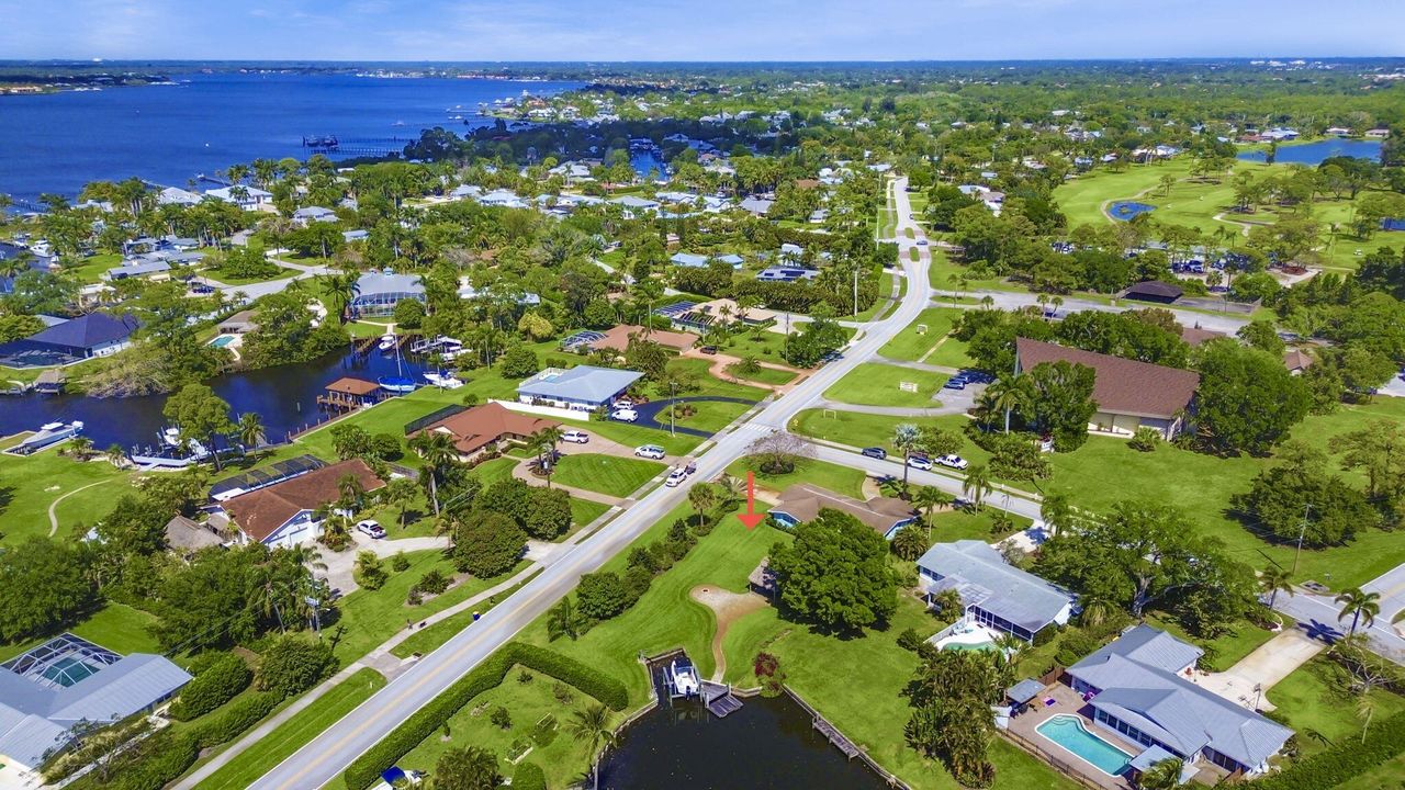 For Sale: $925,000 (3 beds, 2 baths, 1331 Square Feet)