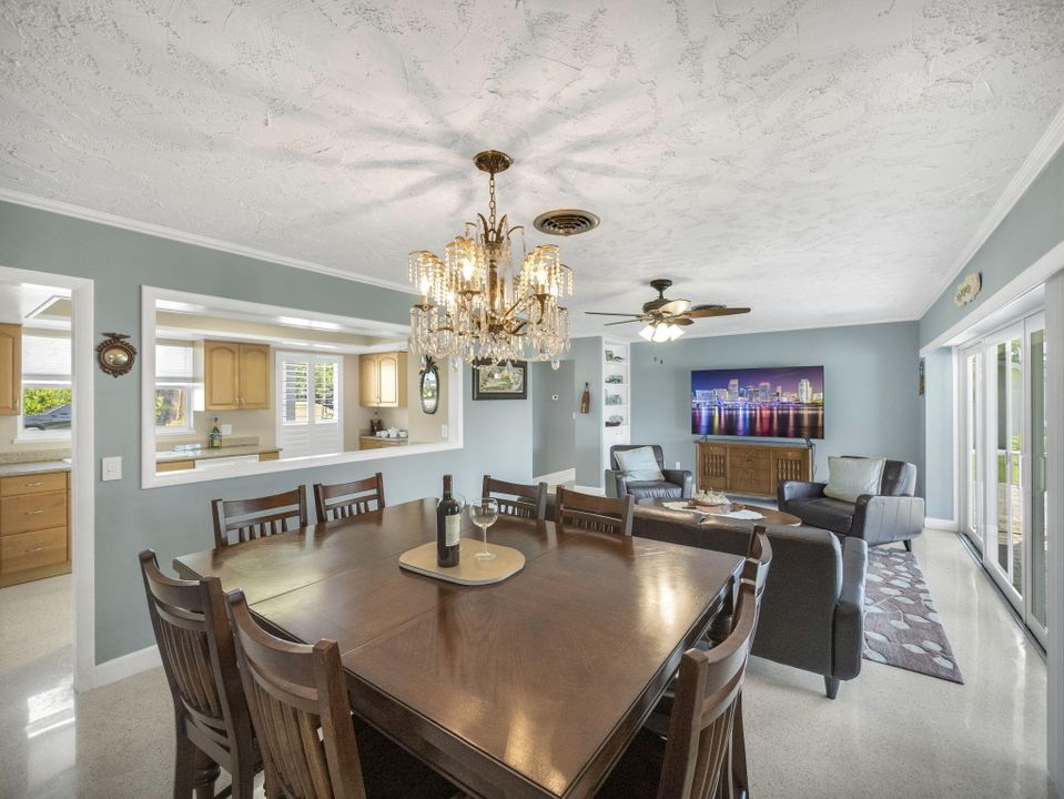 For Sale: $925,000 (3 beds, 2 baths, 1331 Square Feet)