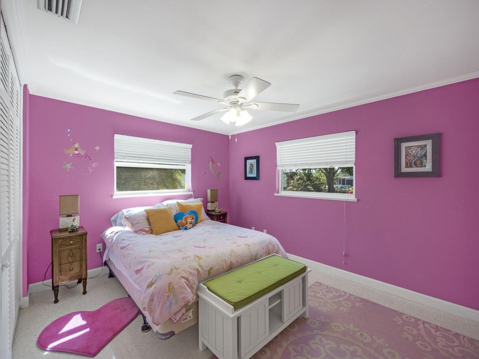 For Sale: $925,000 (3 beds, 2 baths, 1331 Square Feet)