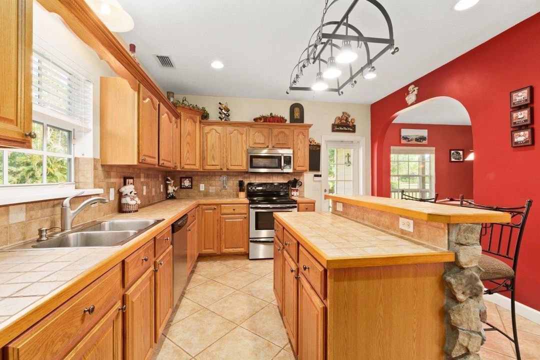 For Sale: $1,200,000 (4 beds, 3 baths, 2680 Square Feet)