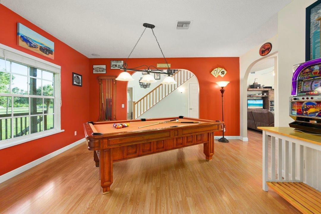 For Sale: $1,200,000 (4 beds, 3 baths, 2680 Square Feet)