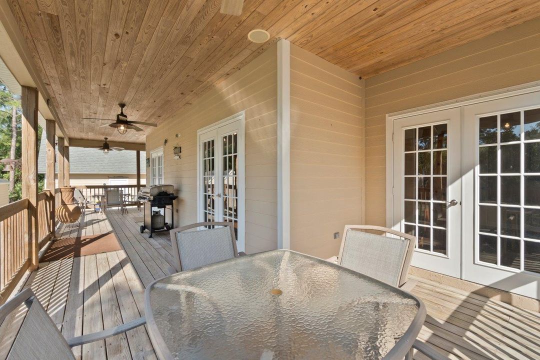 For Sale: $1,200,000 (4 beds, 3 baths, 2680 Square Feet)