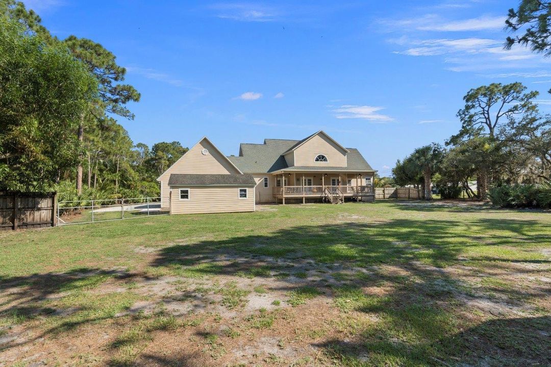 For Sale: $1,200,000 (4 beds, 3 baths, 2680 Square Feet)