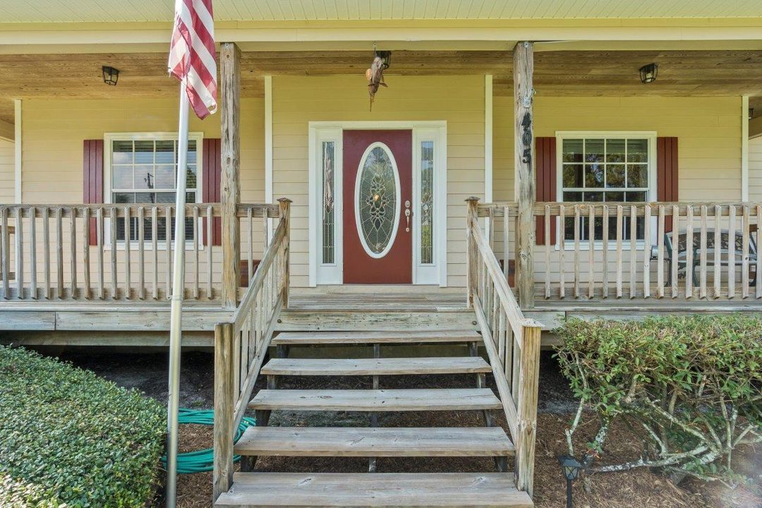 For Sale: $1,200,000 (4 beds, 3 baths, 2680 Square Feet)