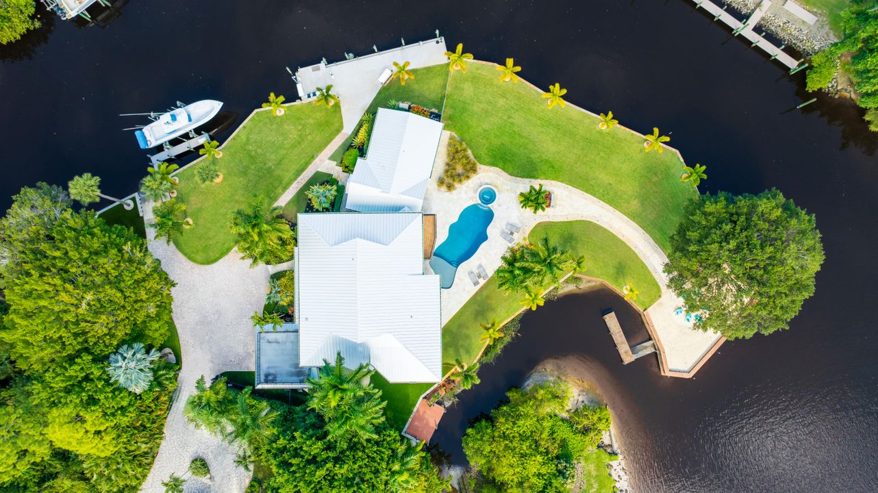 For Sale: $3,750,000 (4 beds, 3 baths, 4552 Square Feet)