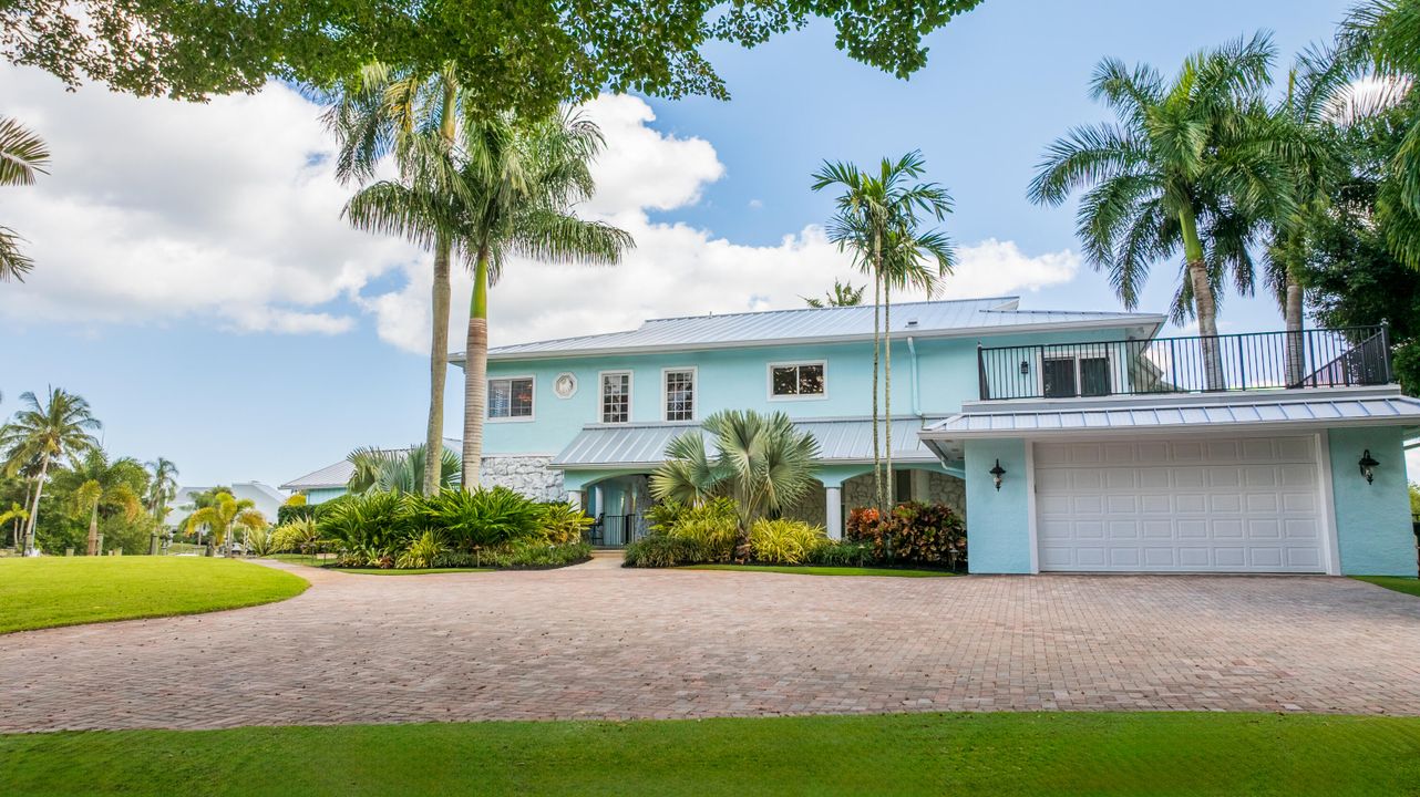 For Sale: $3,750,000 (4 beds, 3 baths, 4552 Square Feet)
