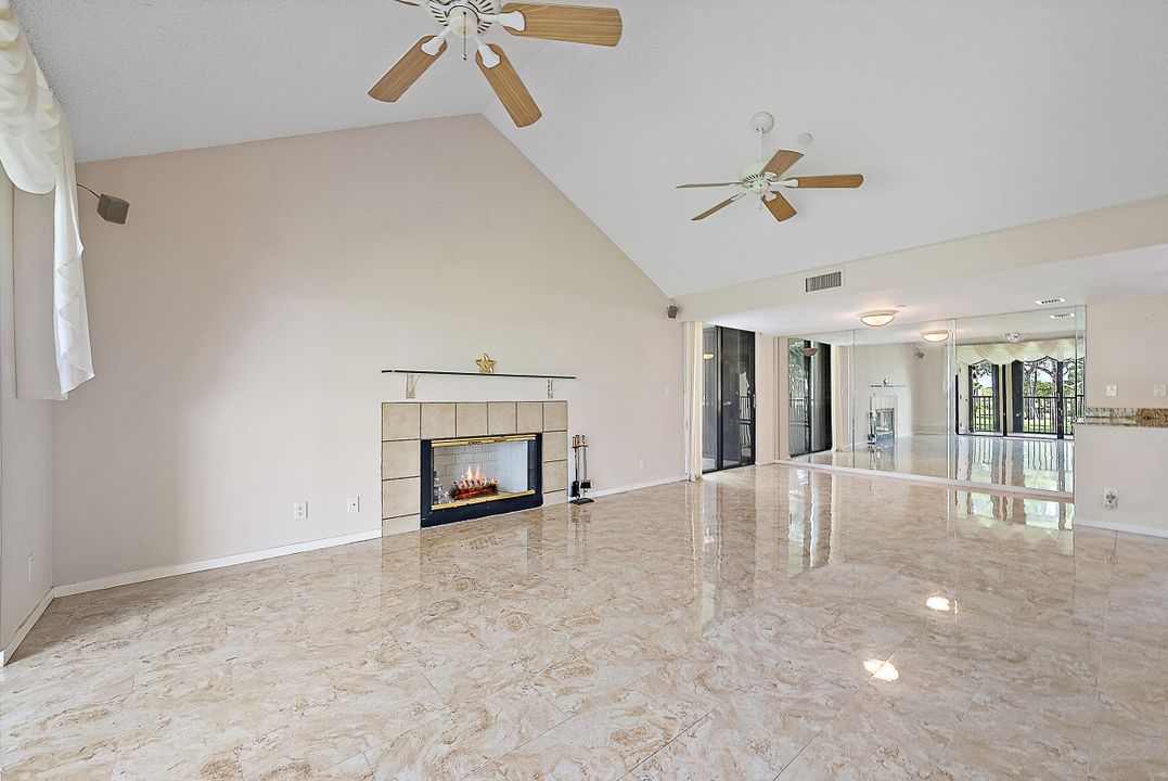 На продажу: $825,000 (2 спален, 2 ванн, 1651 Квадратных фут)