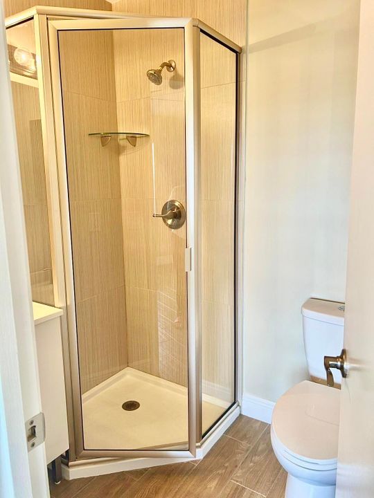 На продажу: $250,000 (2 спален, 2 ванн, 1167 Квадратных фут)