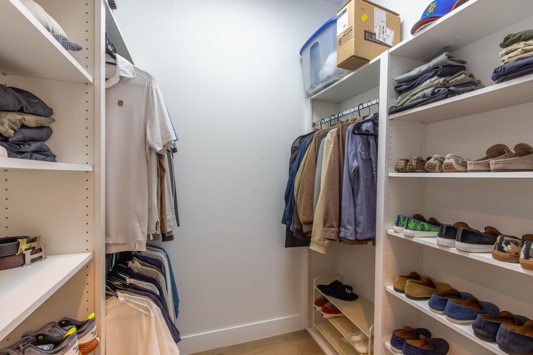 出租: $9,000 (3 贝兹, 2 浴室, 2000 平方英尺)