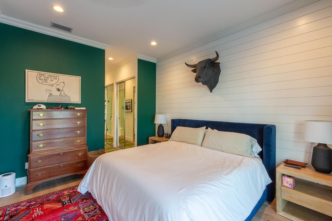 出租: $9,000 (3 贝兹, 2 浴室, 2000 平方英尺)