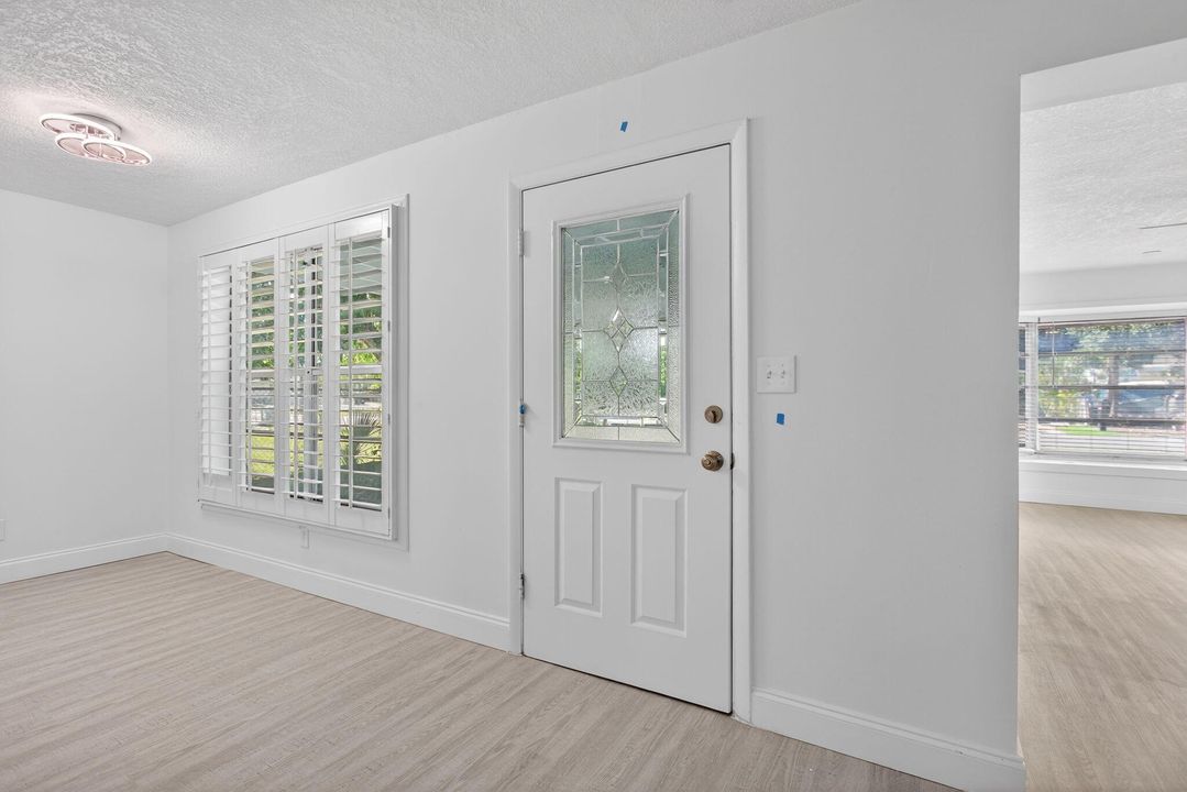 待售: $499,900 (2 贝兹, 2 浴室, 1243 平方英尺)