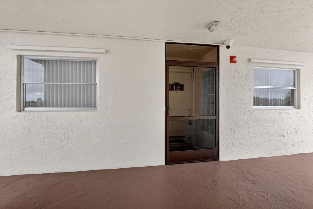 En Venta: $225,000 (2 camas, 2 baños, 1300 Pies cuadrados)