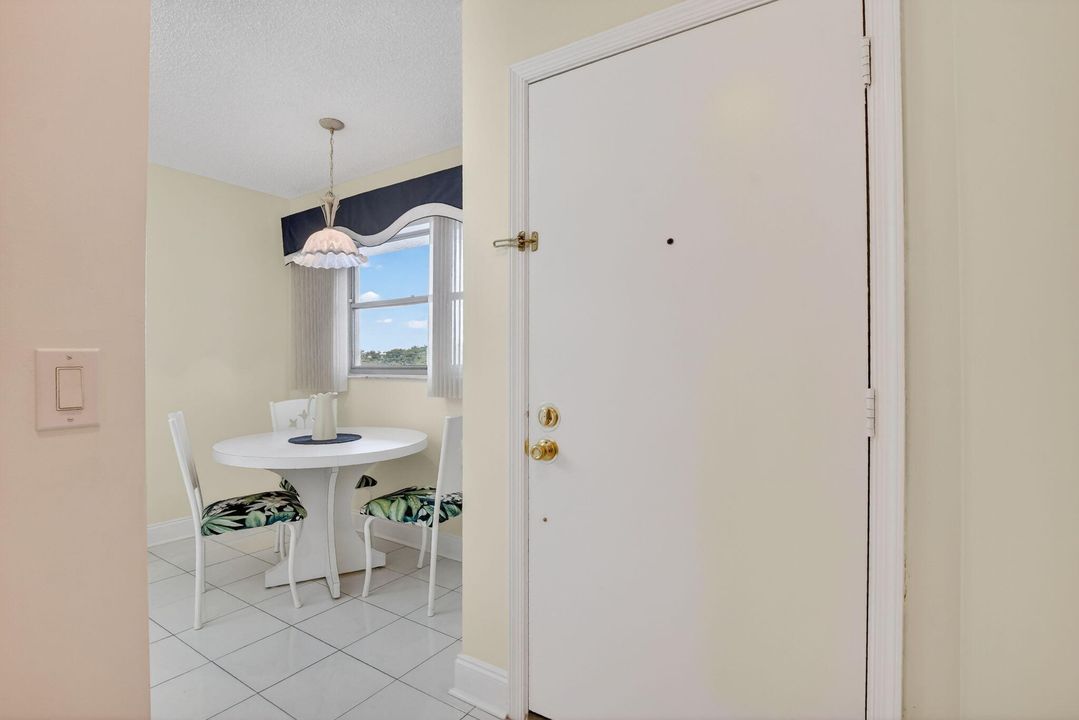 En Venta: $225,000 (2 camas, 2 baños, 1300 Pies cuadrados)