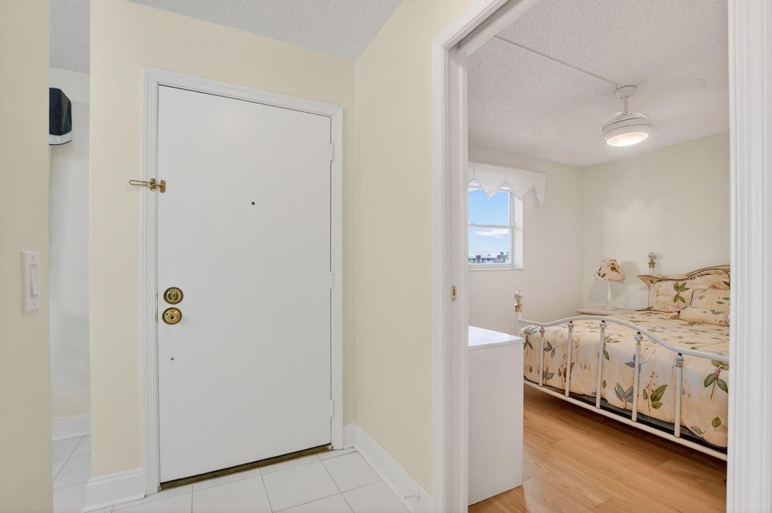 En Venta: $225,000 (2 camas, 2 baños, 1300 Pies cuadrados)